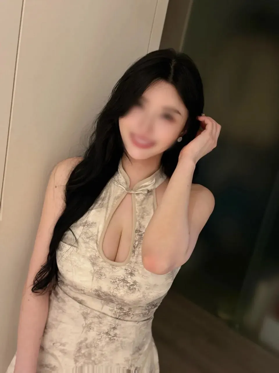 熱門外送茶推薦 妍妍 - 展場爆乳御姐主持