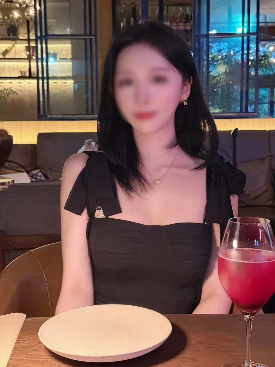 全台嚴選外送茶妹 婉玉 - 氣質滿分溫柔教師